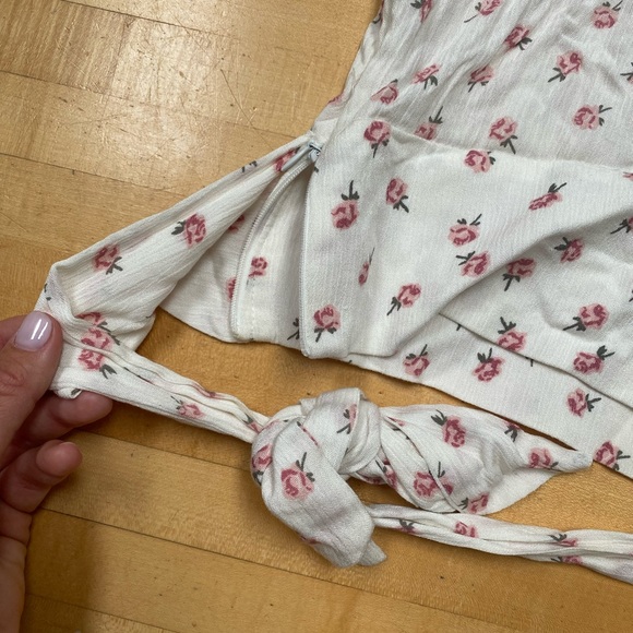 GARAGE Floral Top - Picture 4 of 6